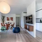 Appartamento Akomodat En Precioso Y Moderno Con Jardin Y Parking