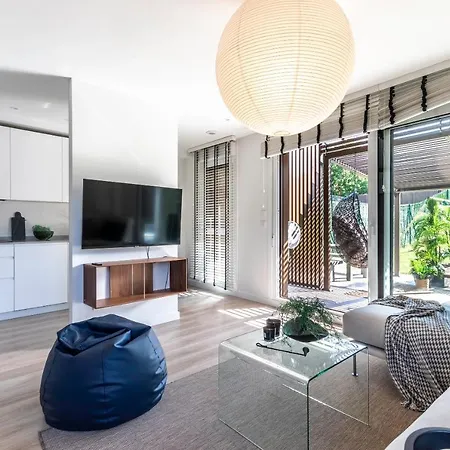 Akomodat En Precioso Y Moderno Con Jardin Y Parking 公寓 *