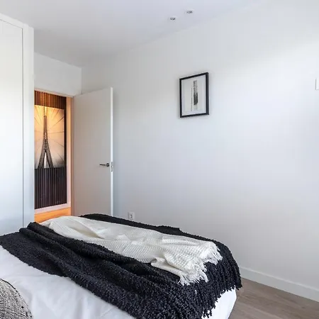 Akomodat En Precioso Y Moderno Con Jardin Y Parking 公寓 *