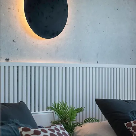 Akomodat En Precioso Y Moderno Con Jardin Y Parking * 格乔