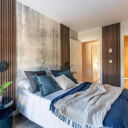 公寓 Akomodat En Precioso Y Moderno Con Jardin Y Parking