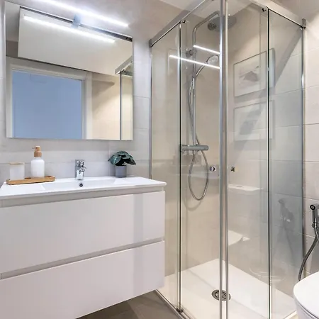 Akomodat En Precioso Y Moderno Con Jardin Y Parking 公寓 格乔