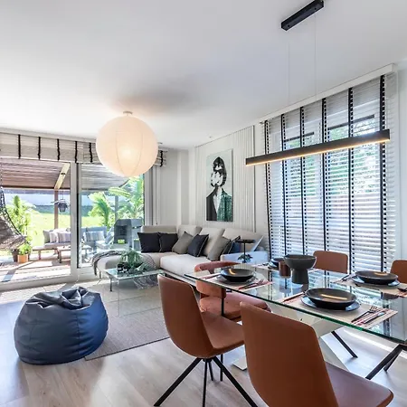 Akomodat En Precioso Y Moderno Con Jardin Y Parking 公寓 格乔
