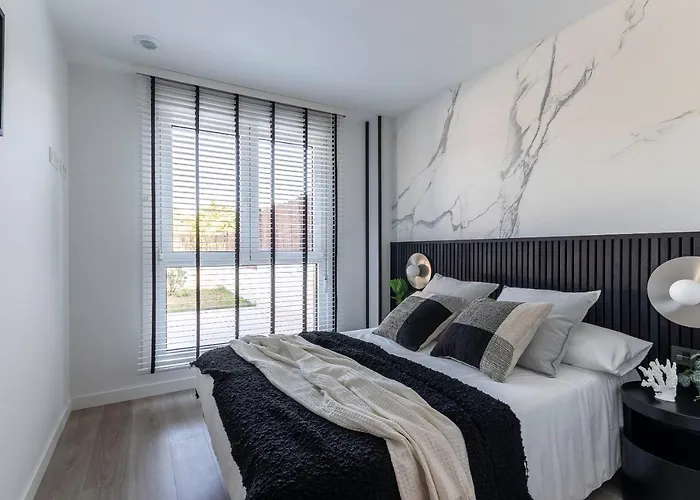 Akomodat En Precioso Y Moderno Con Jardin Y Parking Apartment *