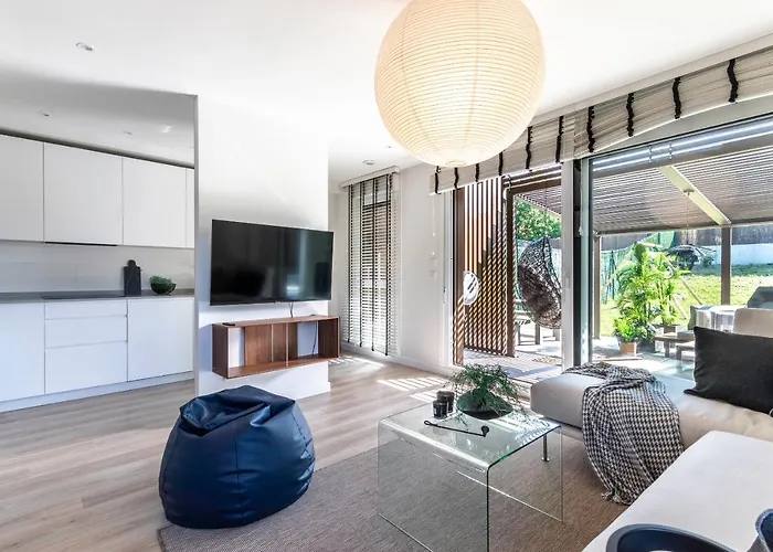 Akomodat En Precioso Y Moderno Con Jardin Y Parking Apartment *