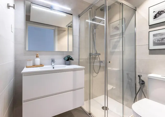 Akomodat En Precioso Y Moderno Con Jardin Y Parking Apartment Getxo