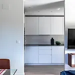 Akomodat En Precioso Y Moderno Con Jardin Y Parking Гечо