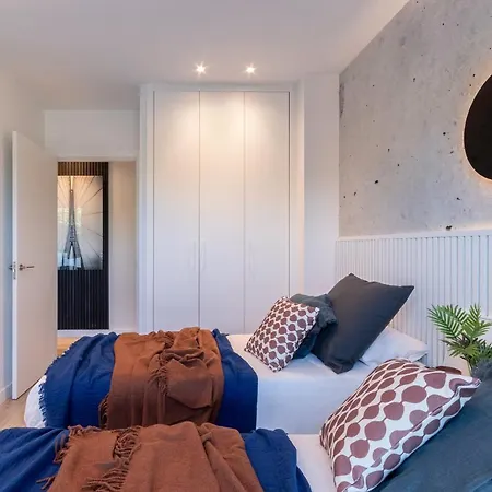 Akomodat En Precioso Y Moderno Con Jardin Y Parking شقة