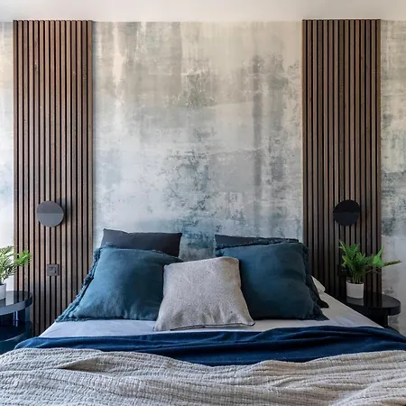 شقة Akomodat En Precioso Y Moderno Con Jardin Y Parking *