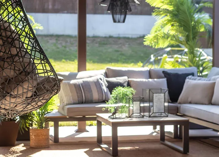 Akomodat En Precioso Y Moderno Con Jardin Y Parking Apartment *