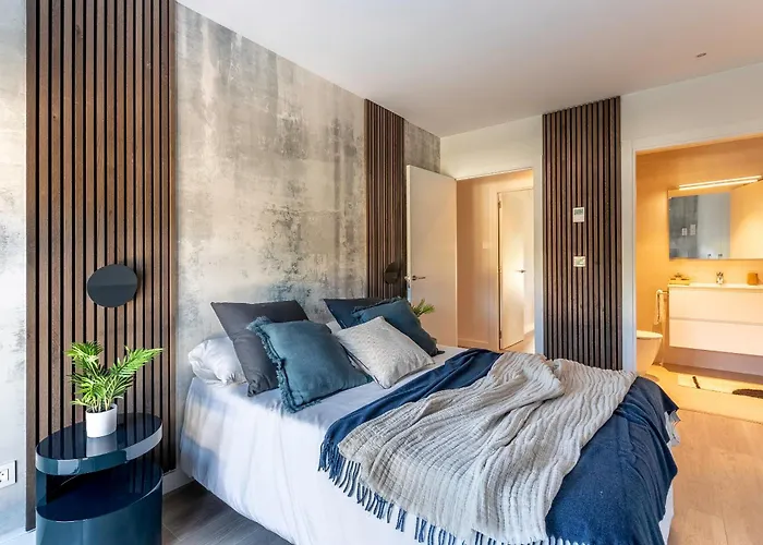 Apartment Akomodat En Precioso Y Moderno Con Jardin Y Parking