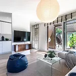 Akomodat En Precioso Y Moderno Con Jardin Y Parking Lägenhet *