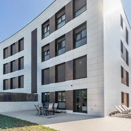 Akomodat En Precioso Y Moderno Con Jardin Y Parking Lägenhet Getxo